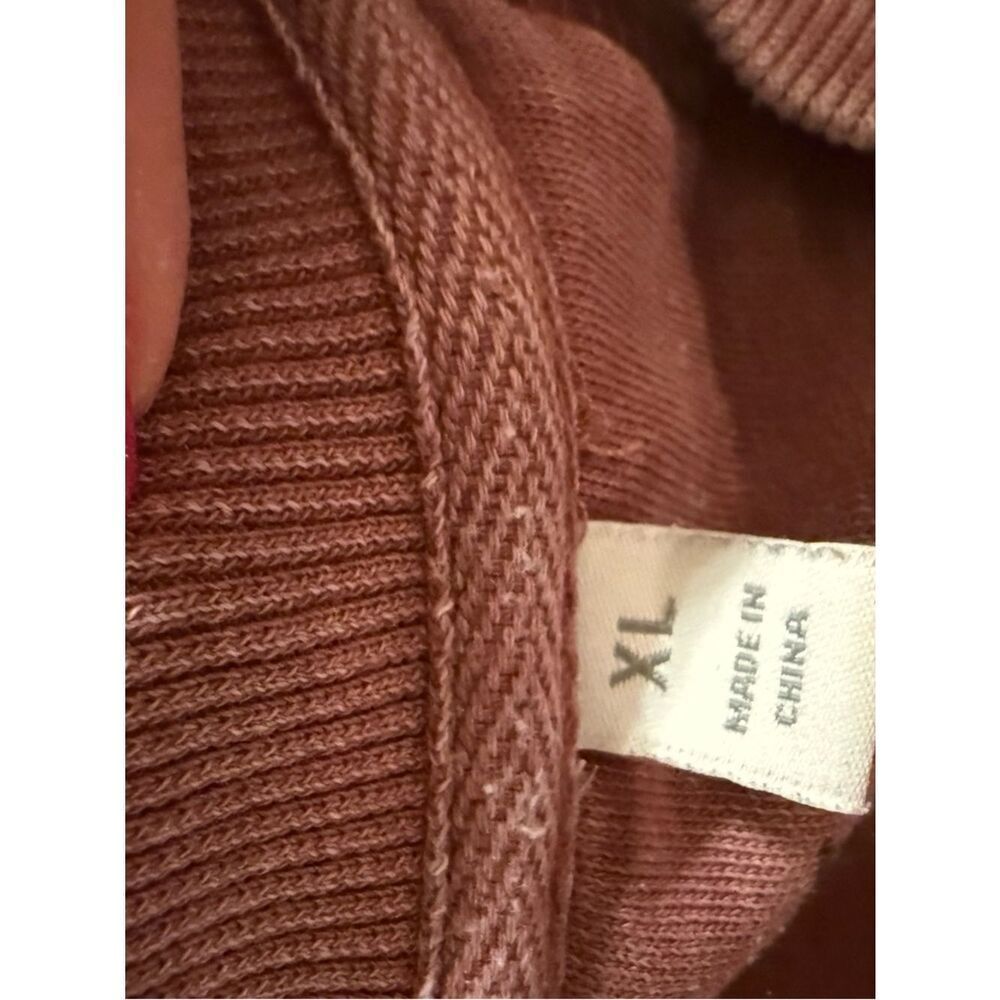 Harry Potter Gryffindor Crest Mauve Crewneck Sweater size XL - Picture 7 of 10